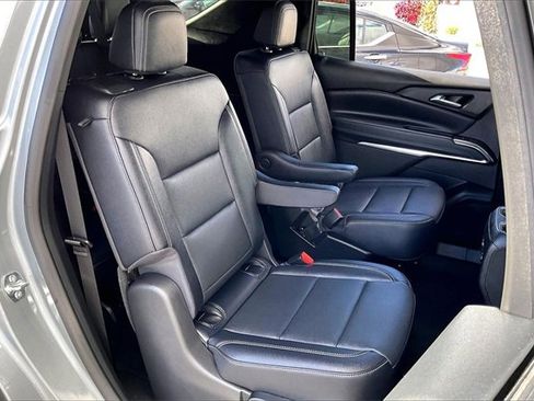 Used 2026 Chevrolet Traverse LT image 26