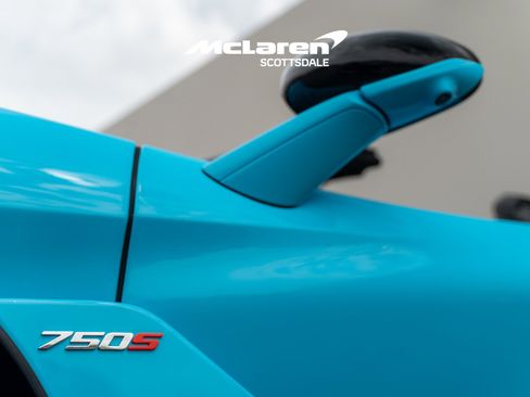 Used 2025 McLaren 750S Spider RWD image 21