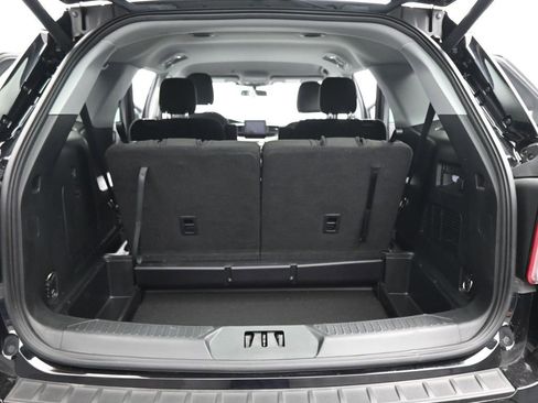 Certified 2022 Ford Explorer XLT image 25