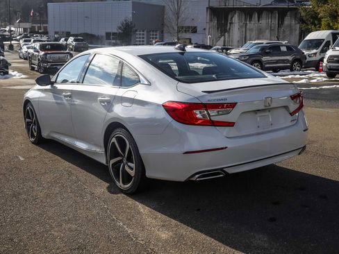 Used 2022 Honda Accord Sport image 7