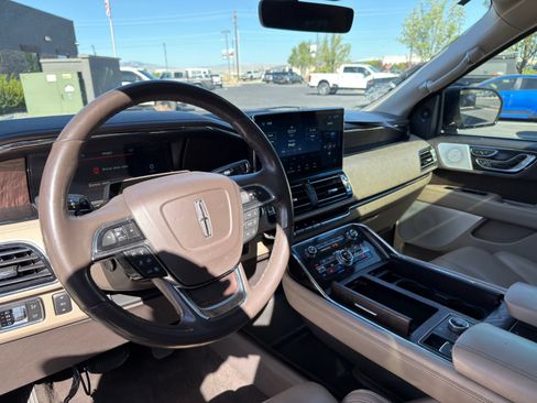 Used 2022 Lincoln Navigator L Reserve AWD/4WD image 8