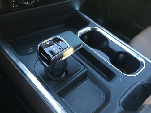 Used 2025 Chevrolet Silverado 1500 High Country image 32