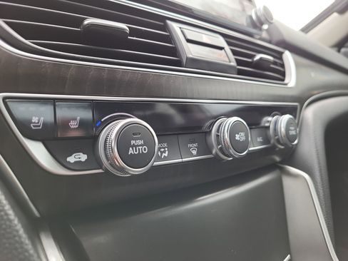 Used 2018 Honda Accord Touring image 23