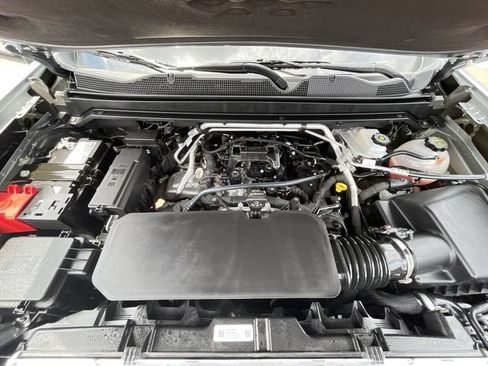 Used 2026 Chevrolet Colorado ZR2 w/ Midnight Edition AWD/4WD image 23