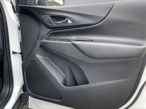 Used 2023 Chevrolet Equinox LT image 23