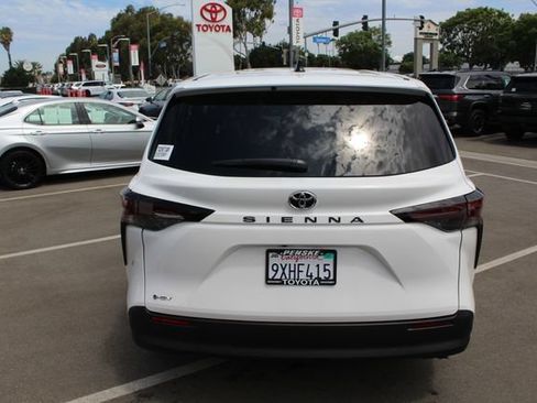 Certified 2026 Toyota Sienna LE FWD image 16