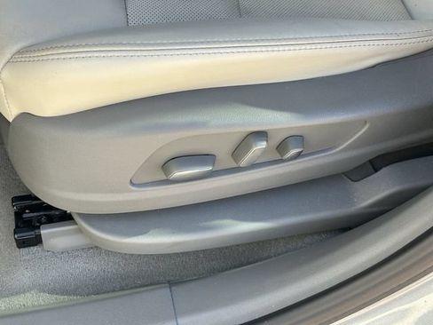 Used 2023 Cadillac XT6 Premium Luxury w/ Technology Package FWD image 23