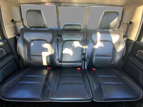 Used 2019 RAM 1500 Laramie AWD/4WD image 14