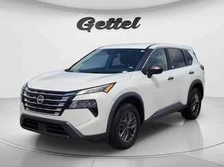 Used 2024 Nissan Rogue S FWD video 1
