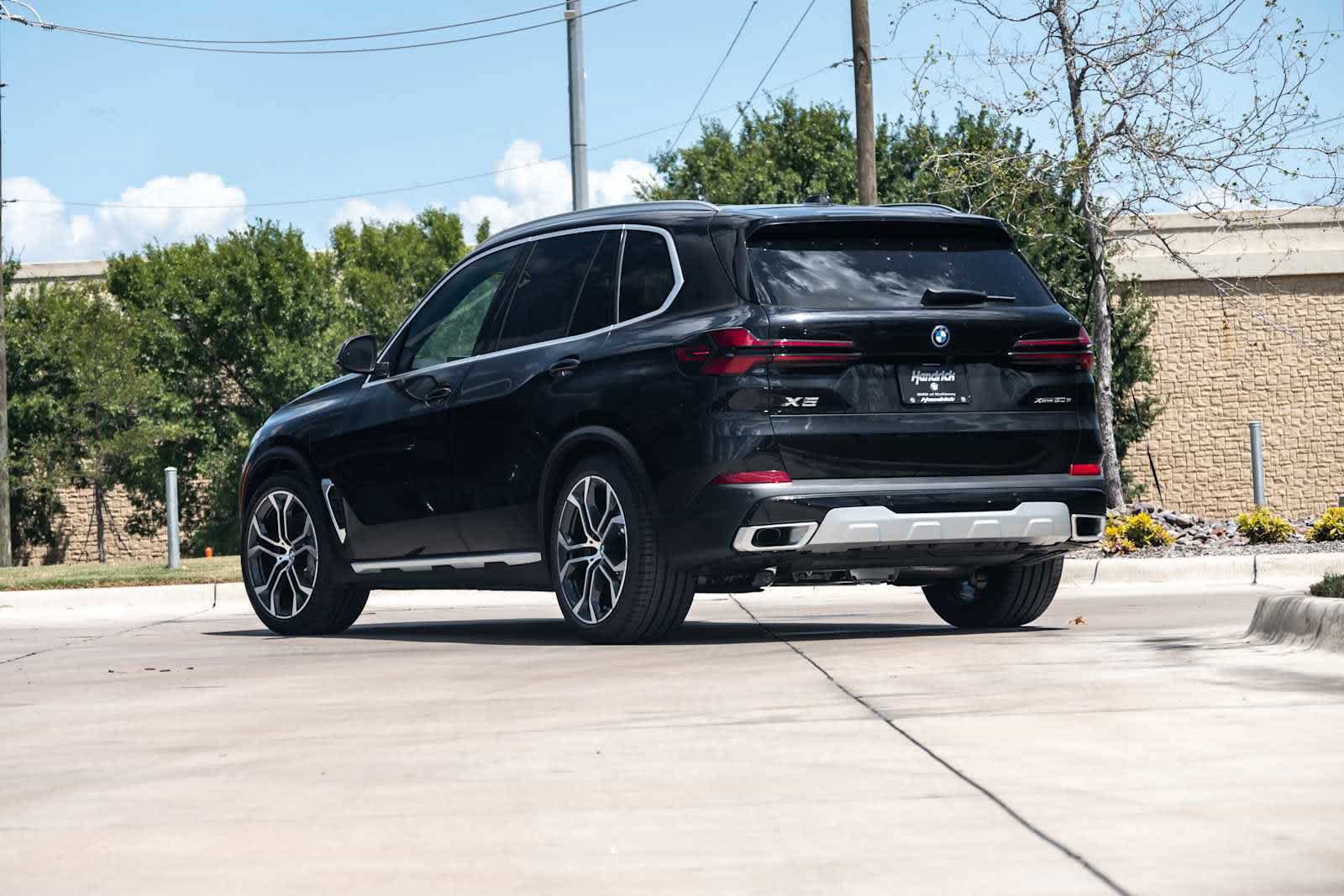 Used 2026 BMW X5 xDrive50e AWD/4WD image 2