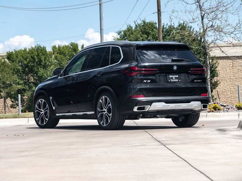Used 2026 BMW X5 xDrive50e image 2