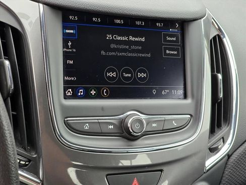 Used 2019 Chevrolet Cruze LT FWD image 4