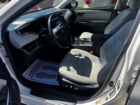 Used 2014 Toyota Avalon XLE FWD image 11