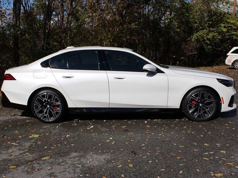 New 2026 BMW 530i xDrive 530i xDrive w/ M Sport Package image 9