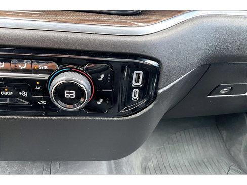 Used 2025 Chevrolet Silverado 2500 LT AWD/4WD image 16