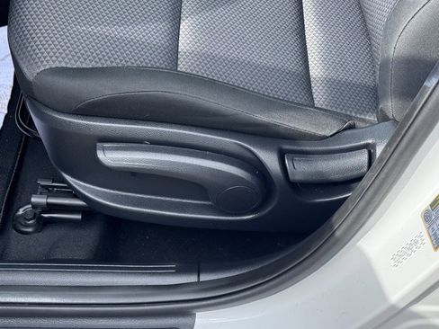 Used 2025 Kia Soul LX image 17