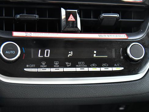 Used 2025 Toyota Corolla LE FWD image 23