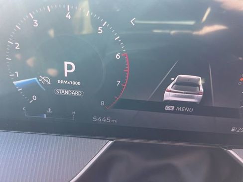 Used 2025 Nissan Murano SV image 12