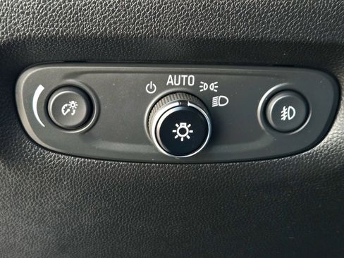 Used 2018 Chevrolet Traverse High Country image 22