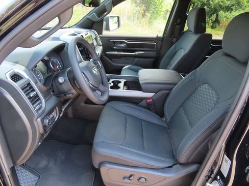 Used 2025 RAM 1500 Big Horn AWD/4WD image 25
