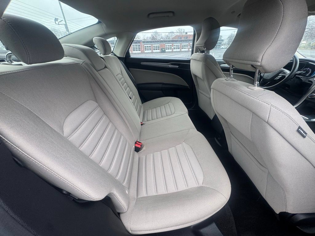 Used 2018 Ford Fusion S FWD image 28
