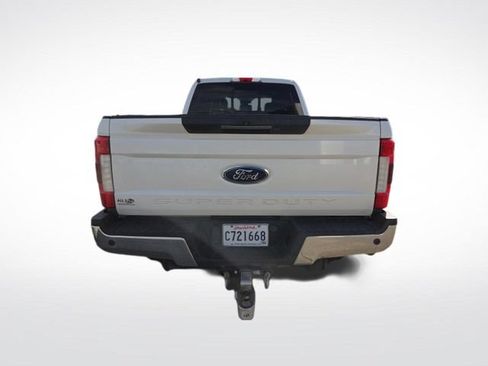 Used 2019 Ford F250 Lariat w/ Lariat Ultimate Package AWD/4WD image 7