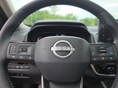 New 2025 Nissan Rogue SL w/ Tech Package image 16