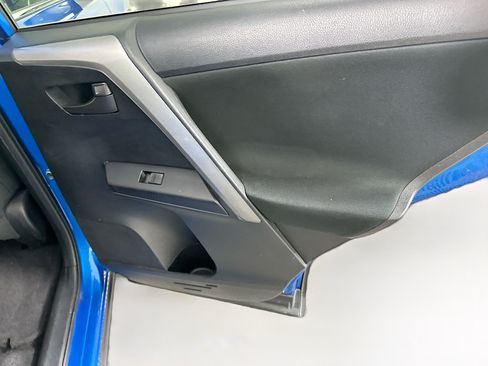 Used 2017 Toyota RAV4 LE FWD image 28