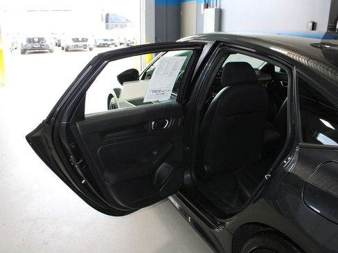 Used 2025 Honda Civic Sport image 18
