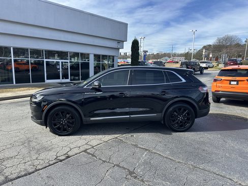 Used 2021 Lincoln Nautilus Reserve w/ Monochromatic Package image 6