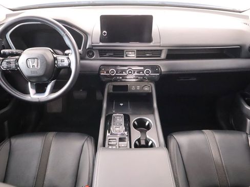 Certified 2023 Honda Pilot Touring image 13