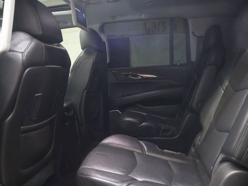 Used 2015 Cadillac Escalade ESV Premium image 15