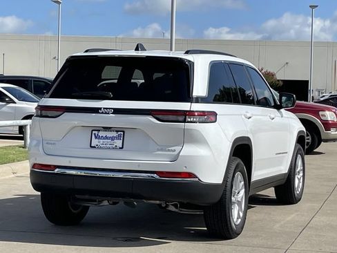 Used 2026 Jeep Grand Cherokee Laredo X AWD/4WD image 4