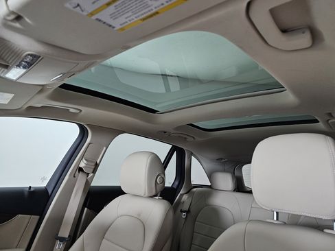 Certified 2022 Mercedes-Benz GLC 300 GLC 300 image 11