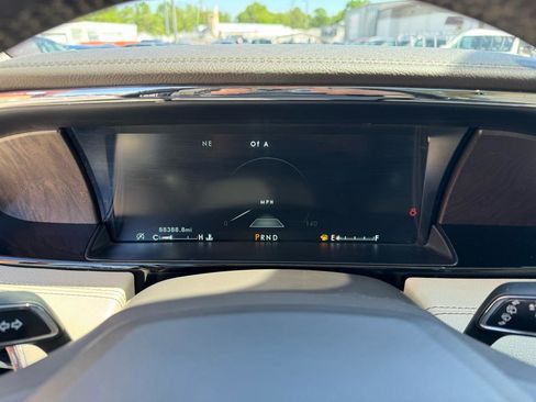 Used 2019 Lincoln Navigator Reserve image 31