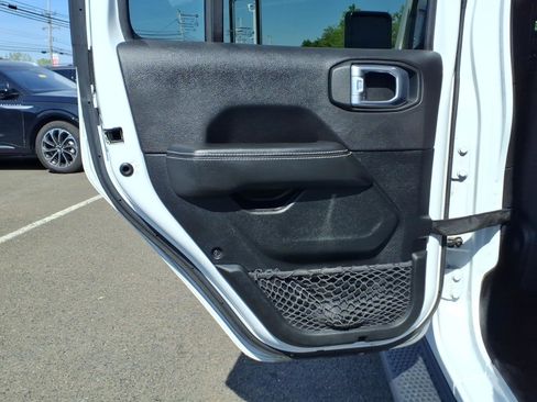 Used 2021 Jeep Wrangler Unlimited Sahara AWD/4WD image 12