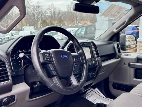 Used 2019 Ford F150 XLT w/ Equipment Group 302A Luxury AWD/4WD image 19