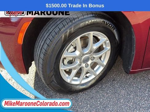 Used 2023 Chrysler Voyager LX FWD image 8