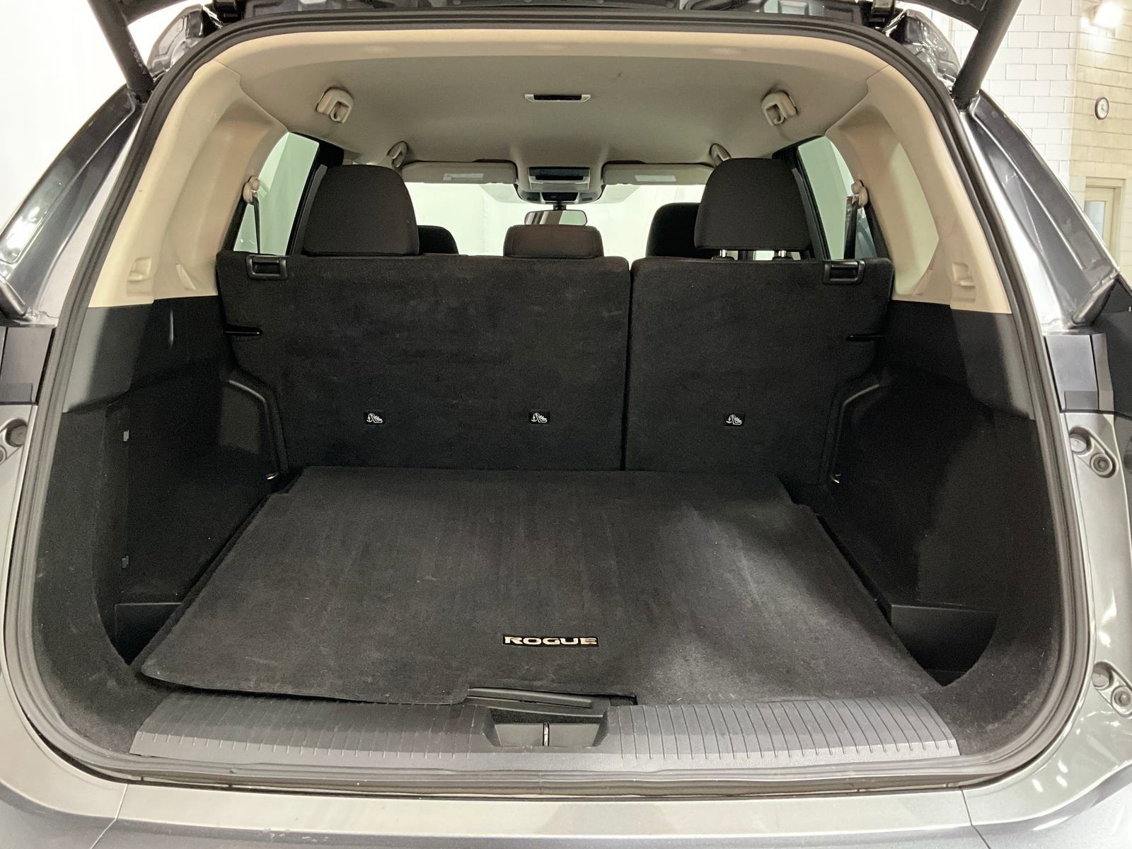 Used 2025 Nissan Rogue SV AWD/4WD image 25