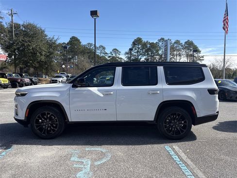 New 2026 Jeep Grand Wagoneer Summit image 8