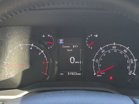 Used 2022 Toyota 4Runner SR5 AWD/4WD image 24