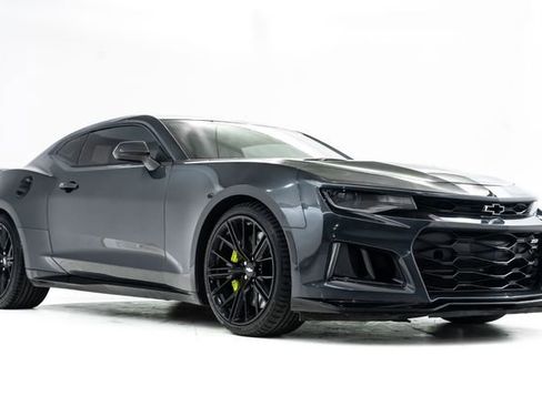 Used 2017 Chevrolet Camaro ZL1 image 6