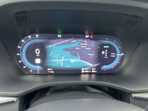 Certified 2025 Volvo XC60 T8 Ultra w/ Climate Package image 19