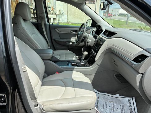 Used 2016 Chevrolet Traverse LT AWD/4WD image 2