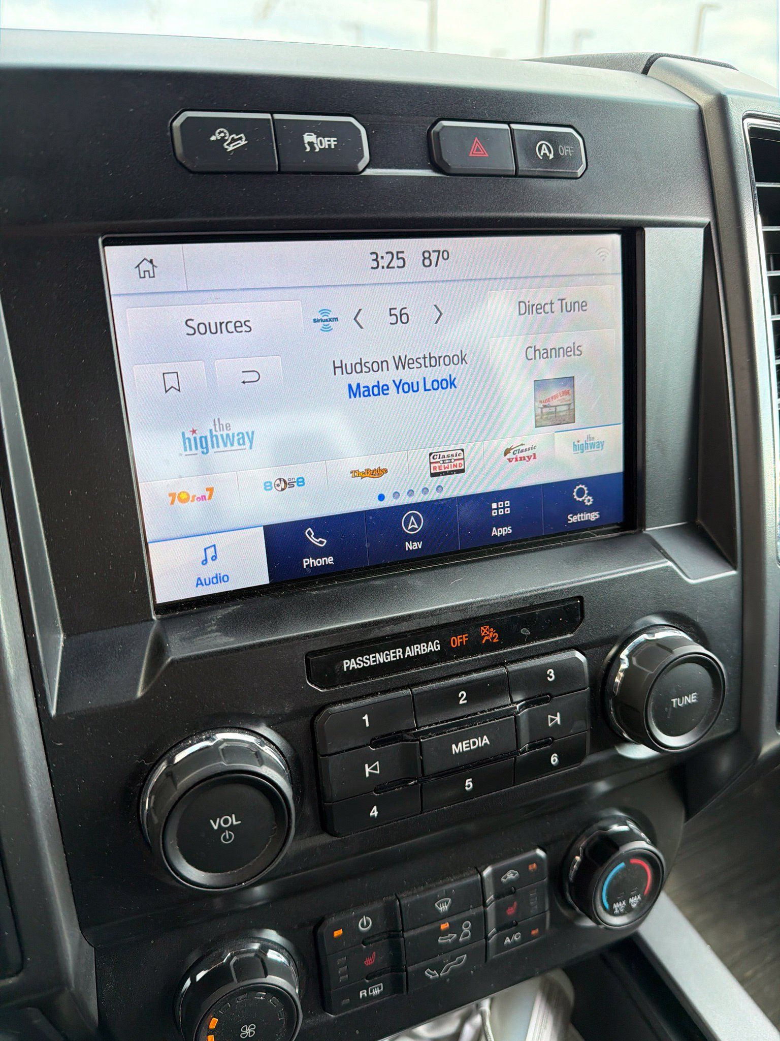 Used 2020 Ford F150 XLT w/ Equipment Group 302A Luxury AWD/4WD image 8