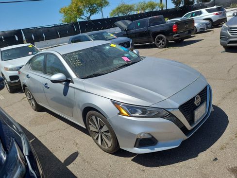 Used 2021 Nissan Altima 2.5 SV FWD image 6
