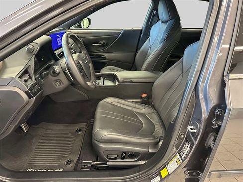 Used 2023 Lexus ES 300h F Sport image 19