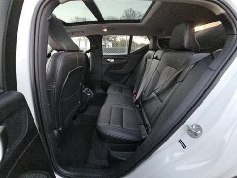 Used 2025 Volvo XC40 B5 Plus AWD/4WD image 7