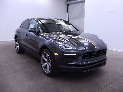 New 2025 Porsche Macan image 9