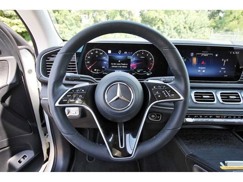 Used 2025 Mercedes-Benz GLE 450 4MATIC Coupe image 13